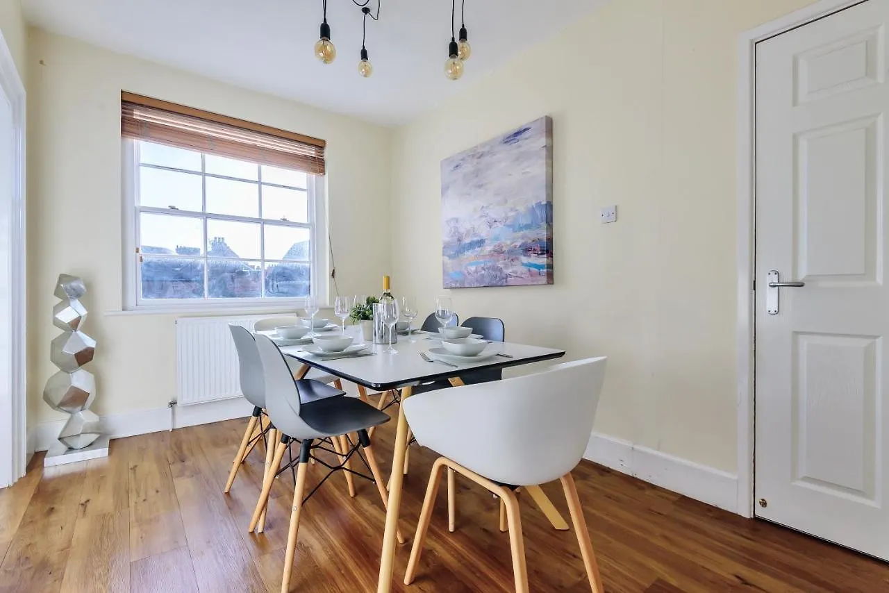דירות יורק 37A Stonegate Loft